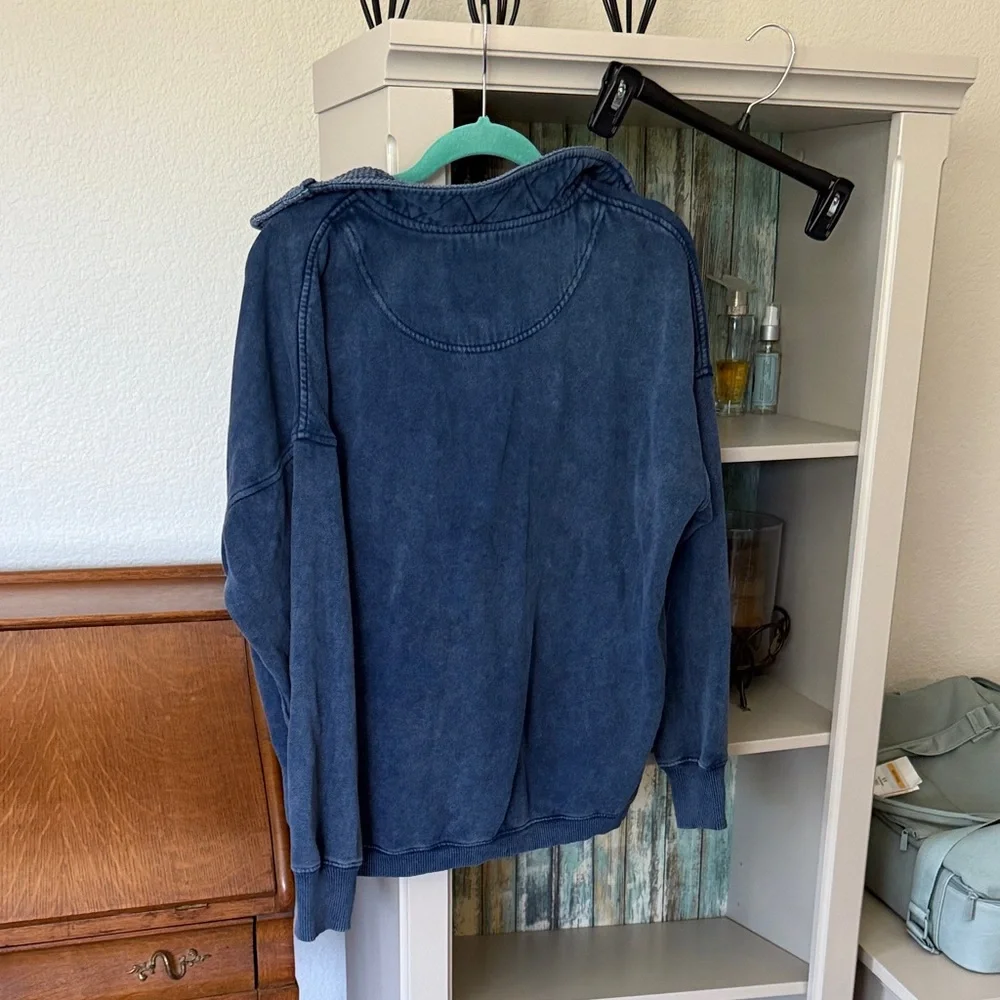 Aerie V-Neck Blue Sweater - Picture 2 of 2